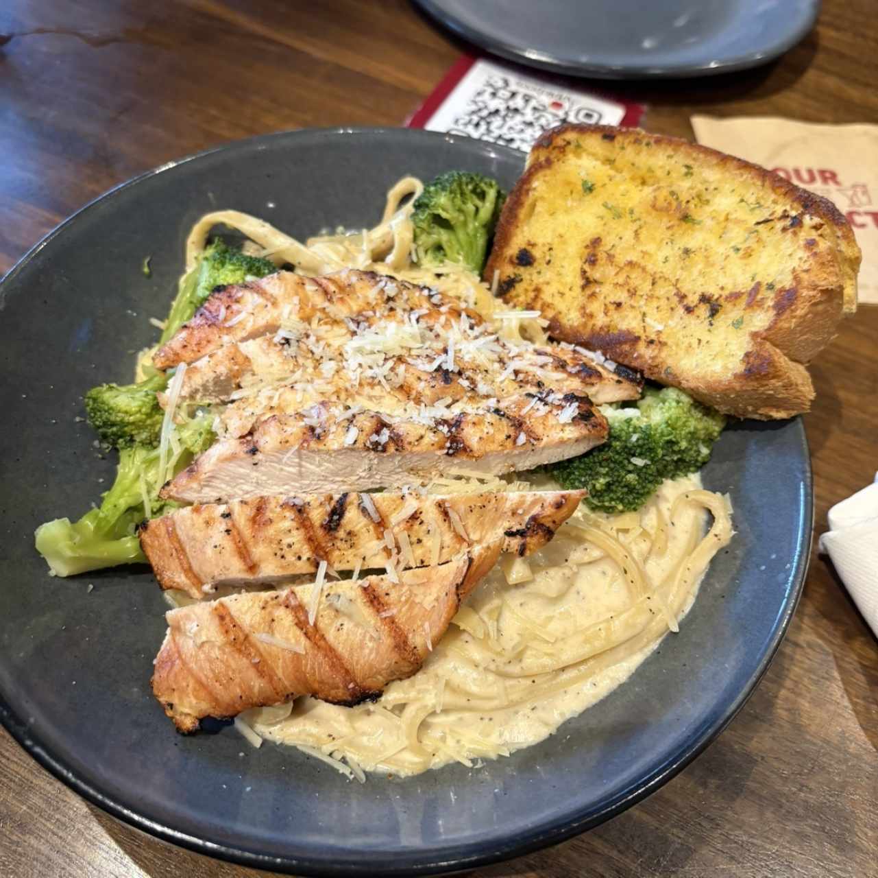 Chicken & Broccoli Alfredo Pasta