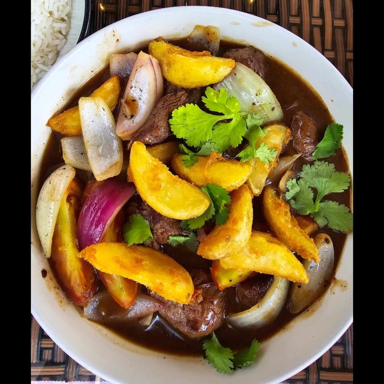 Lomo saltado