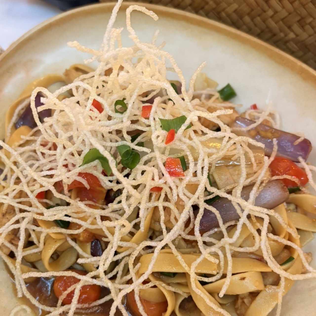 TALLARÍN SALTADO DE POLLO
