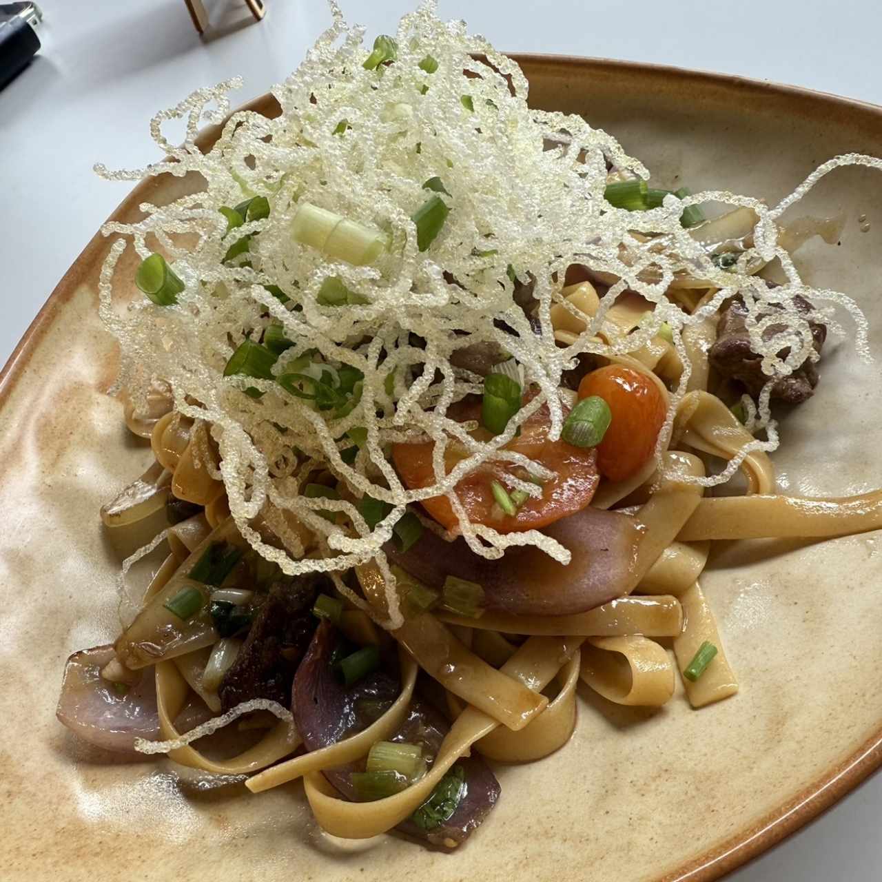 TALLARÍN SALTADO DE CARNE