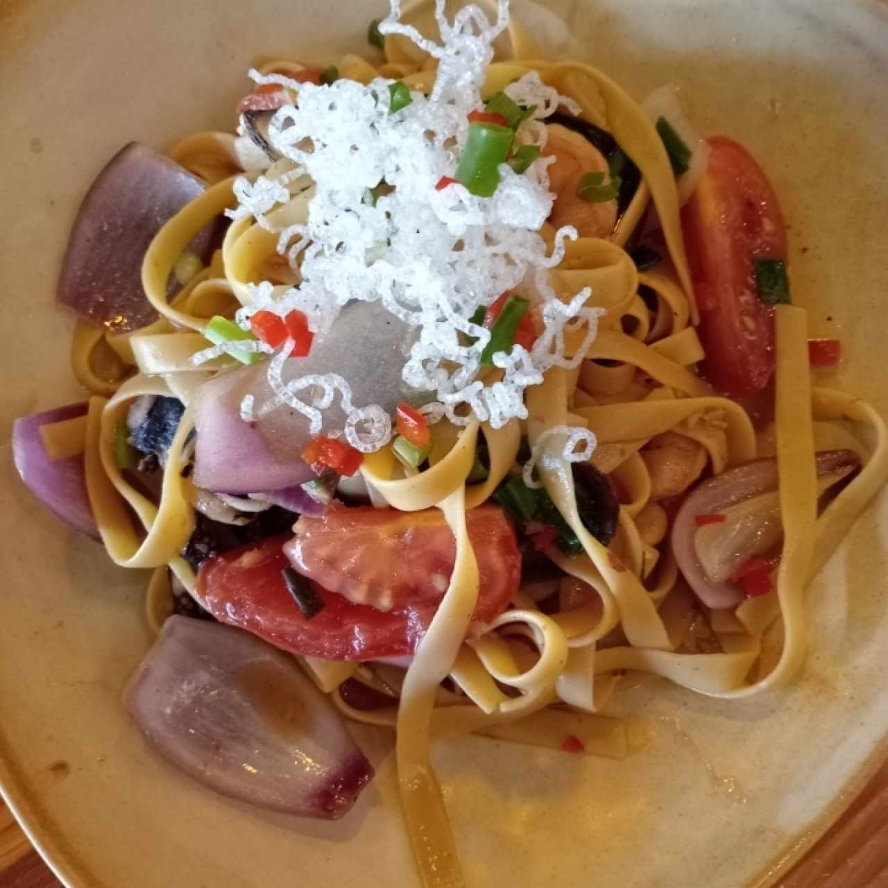 TALLARIN SALTADO DE MARISCO