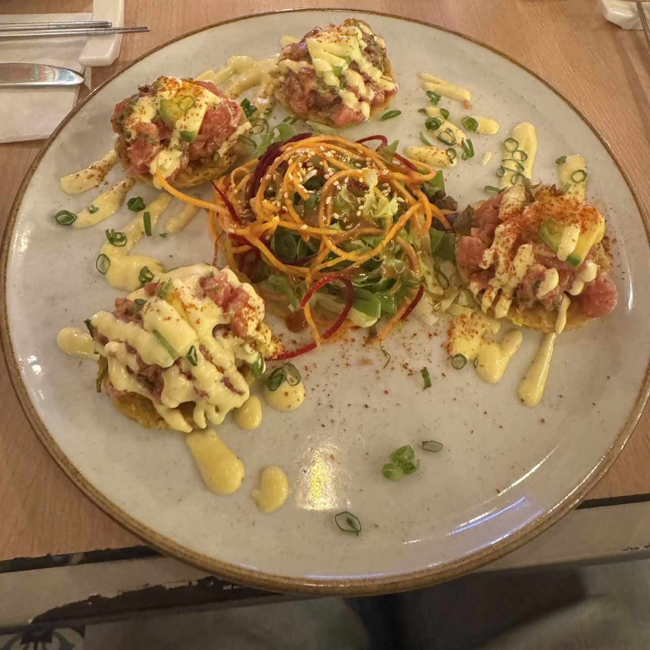 Kani patacones $10 / vegetariano $10 / atún o salmón $ 14