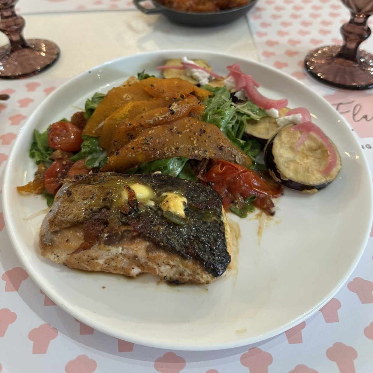 PLATOS FUERTES - Salmon Bowl