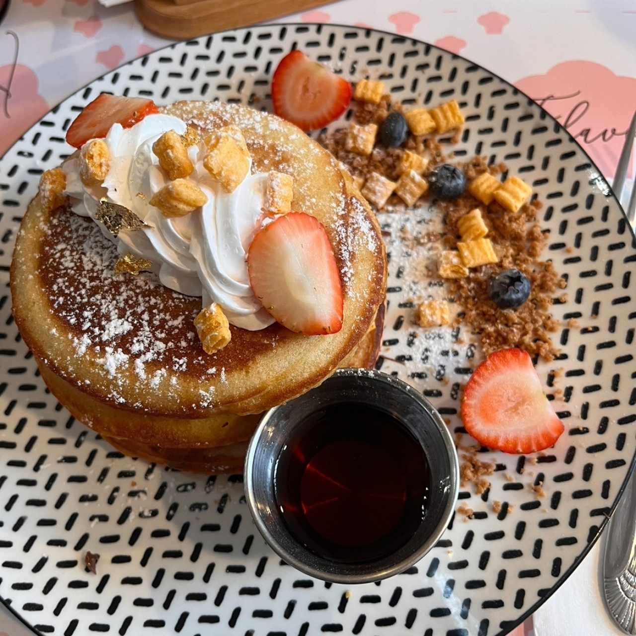 BREAKFAST CLUB - Golden Crunch Pancakes