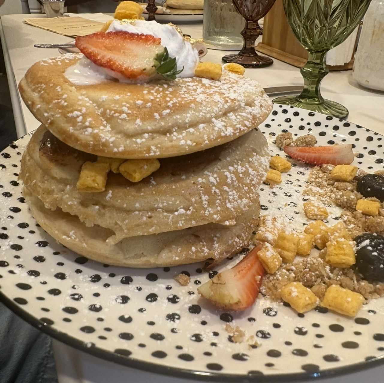BREAKFAST CLUB - Golden Crunch Pancakes