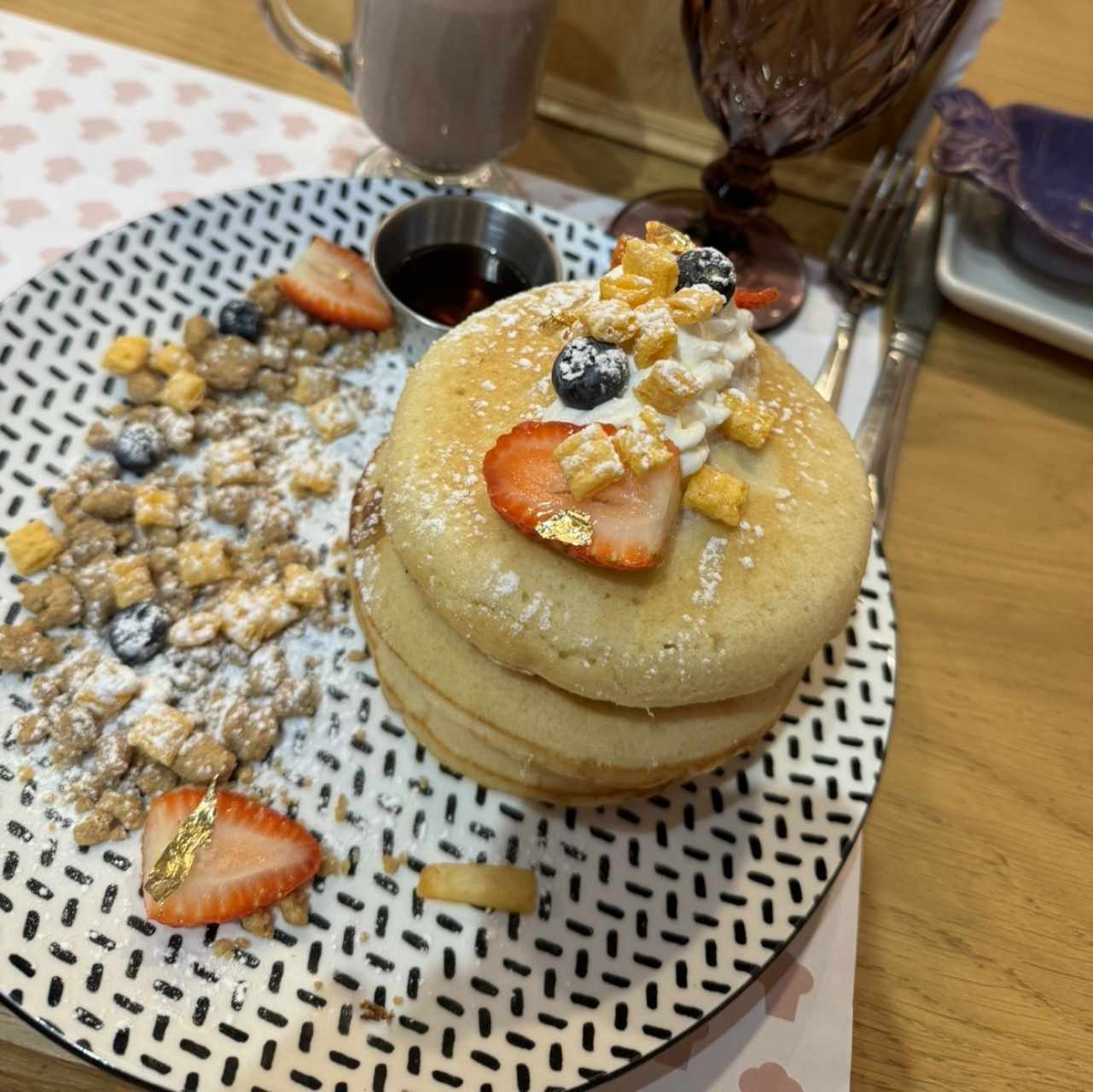 BREAKFAST CLUB - Golden Crunch Pancakes
