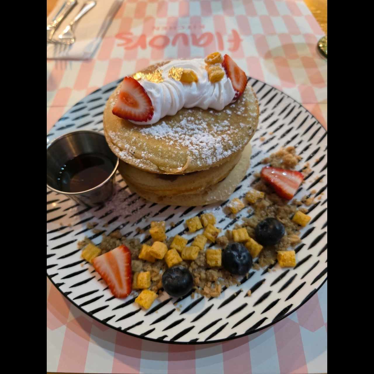 BREAKFAST CLUB - Golden Crunch Pancakes