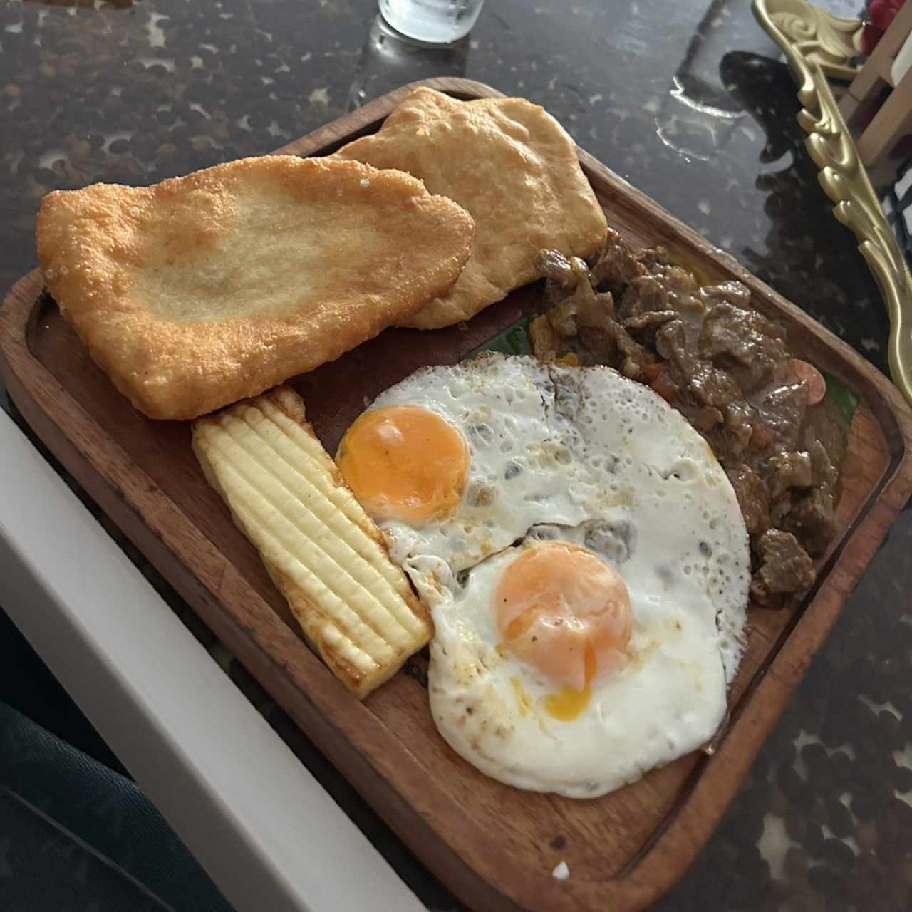 Desayunos criollos - Bistec A Caballo