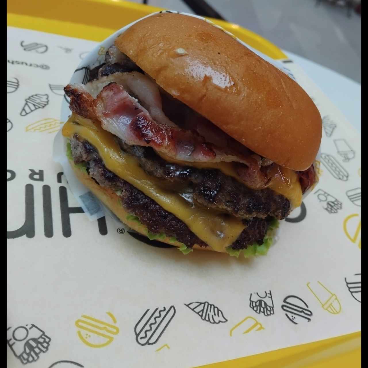 Double Crush burger + papas + soda