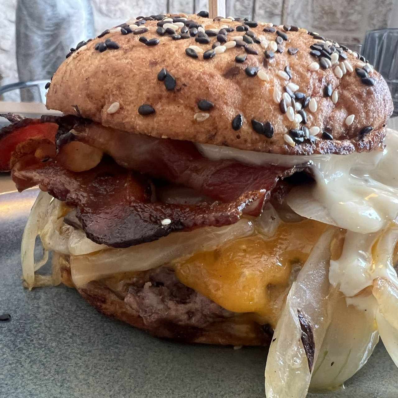 Entre Panes - Hamburguesa Americana