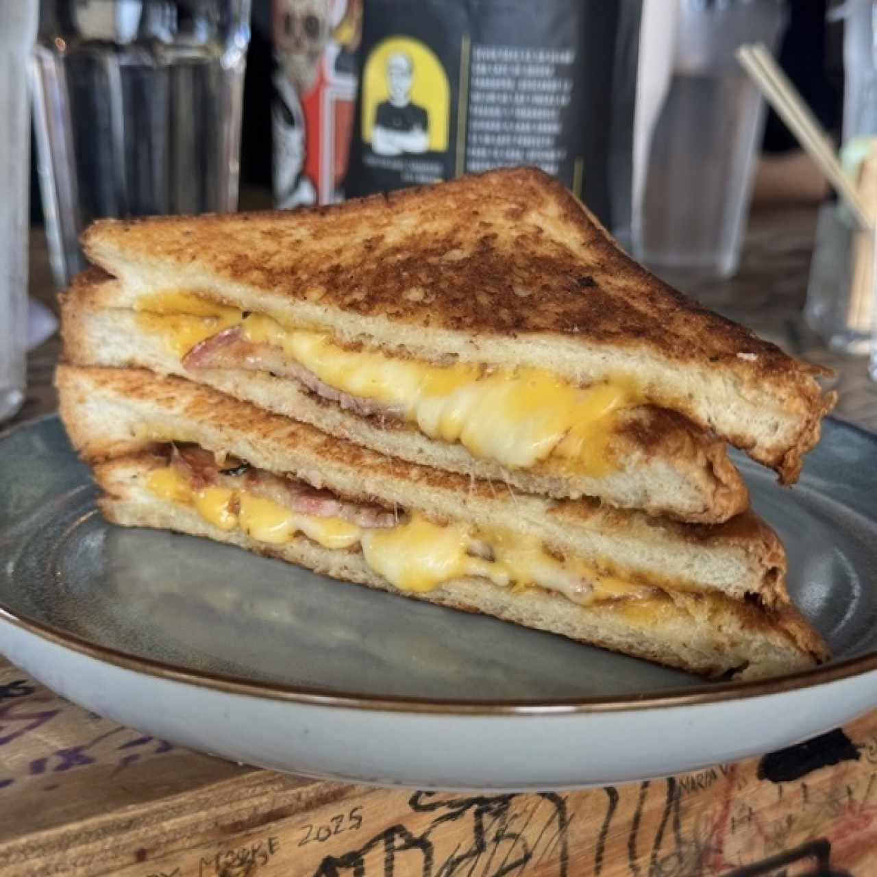 Emparedados - Derretido de queso con bacon