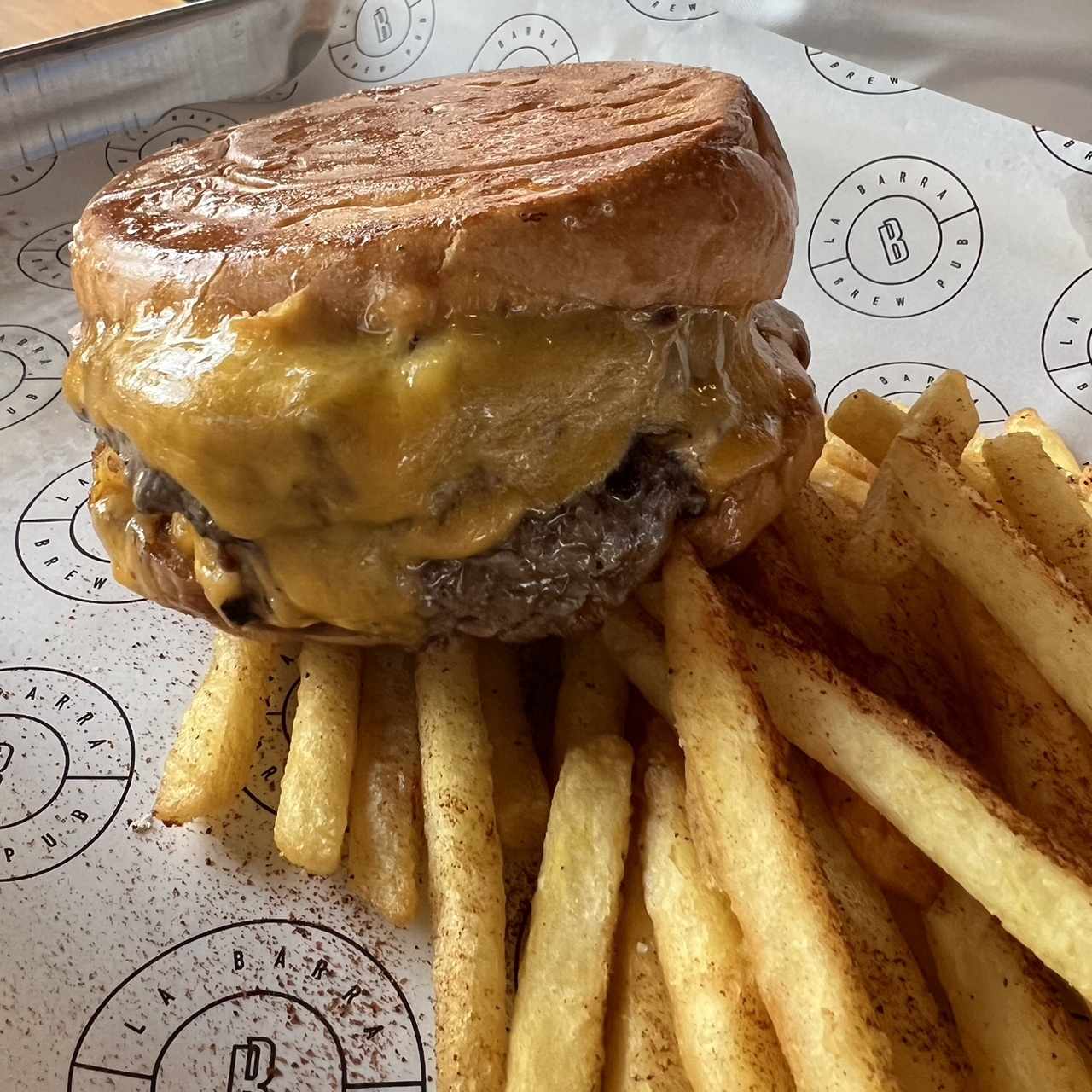 LLÉNATE - BURGER MELT