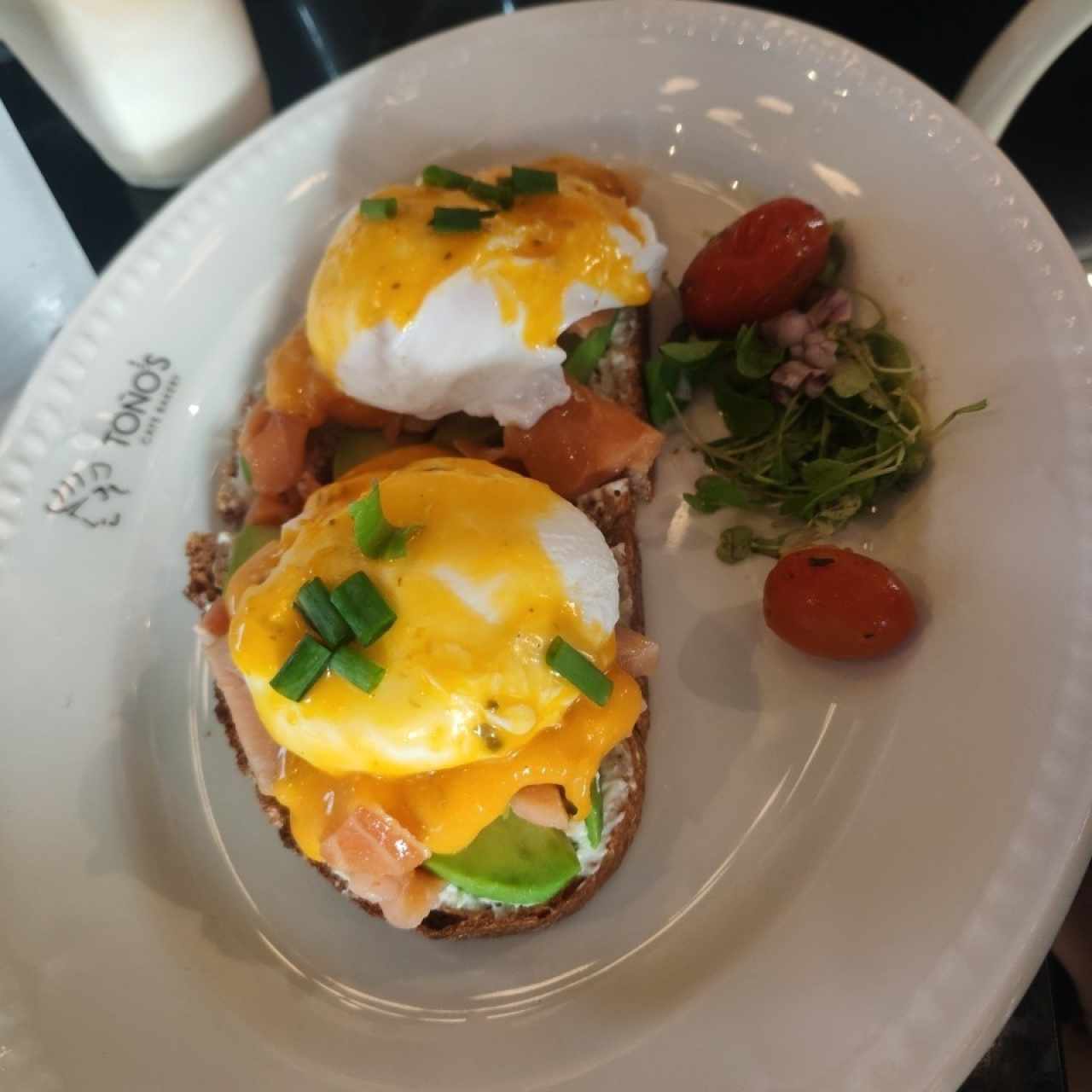 Breakfast - Egg benedict