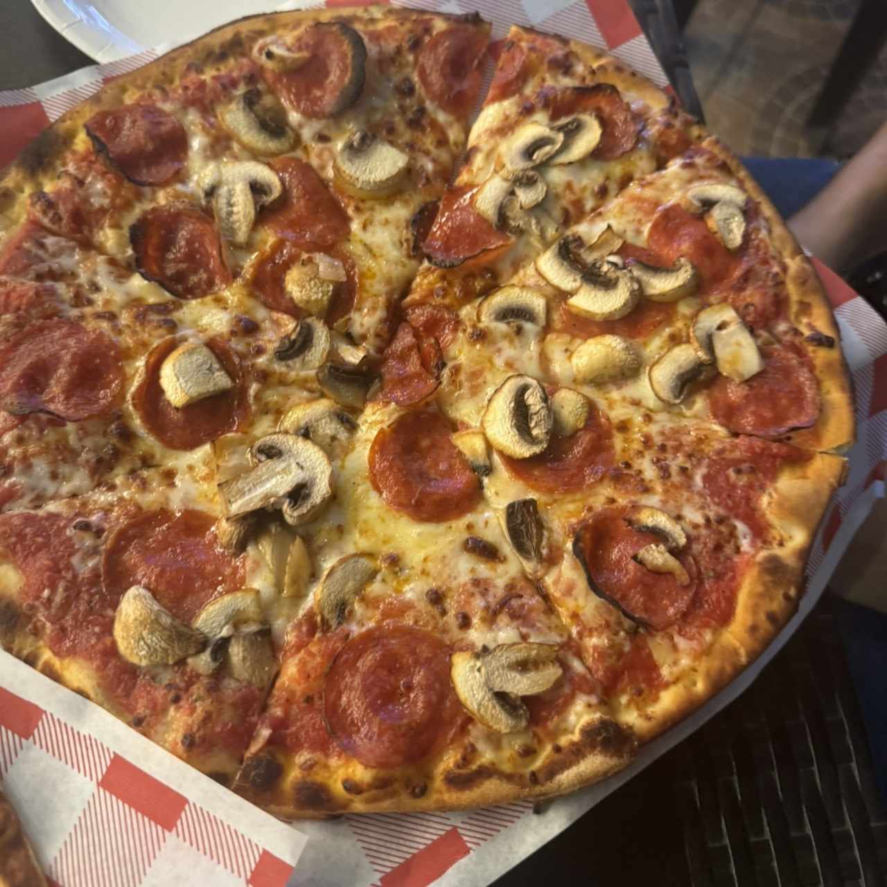 Hongos Frescos con Peperoni/ Jamón