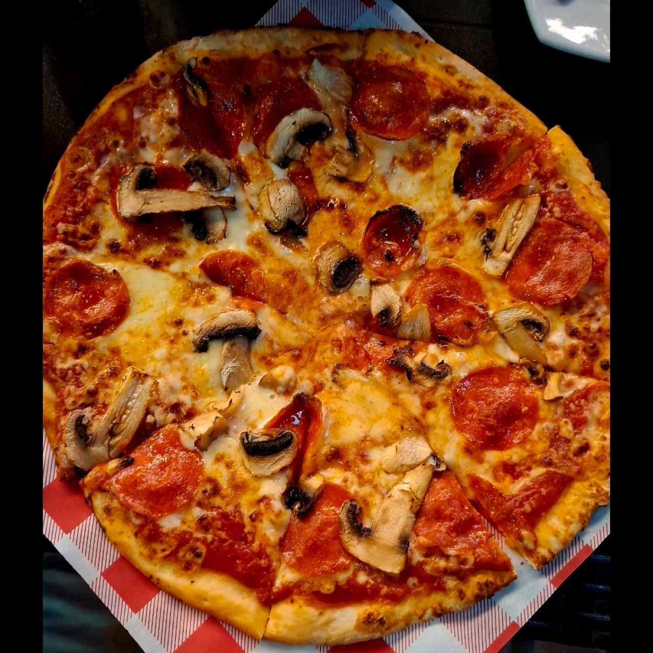 Hongos Frescos con Peperoni/ Jamón