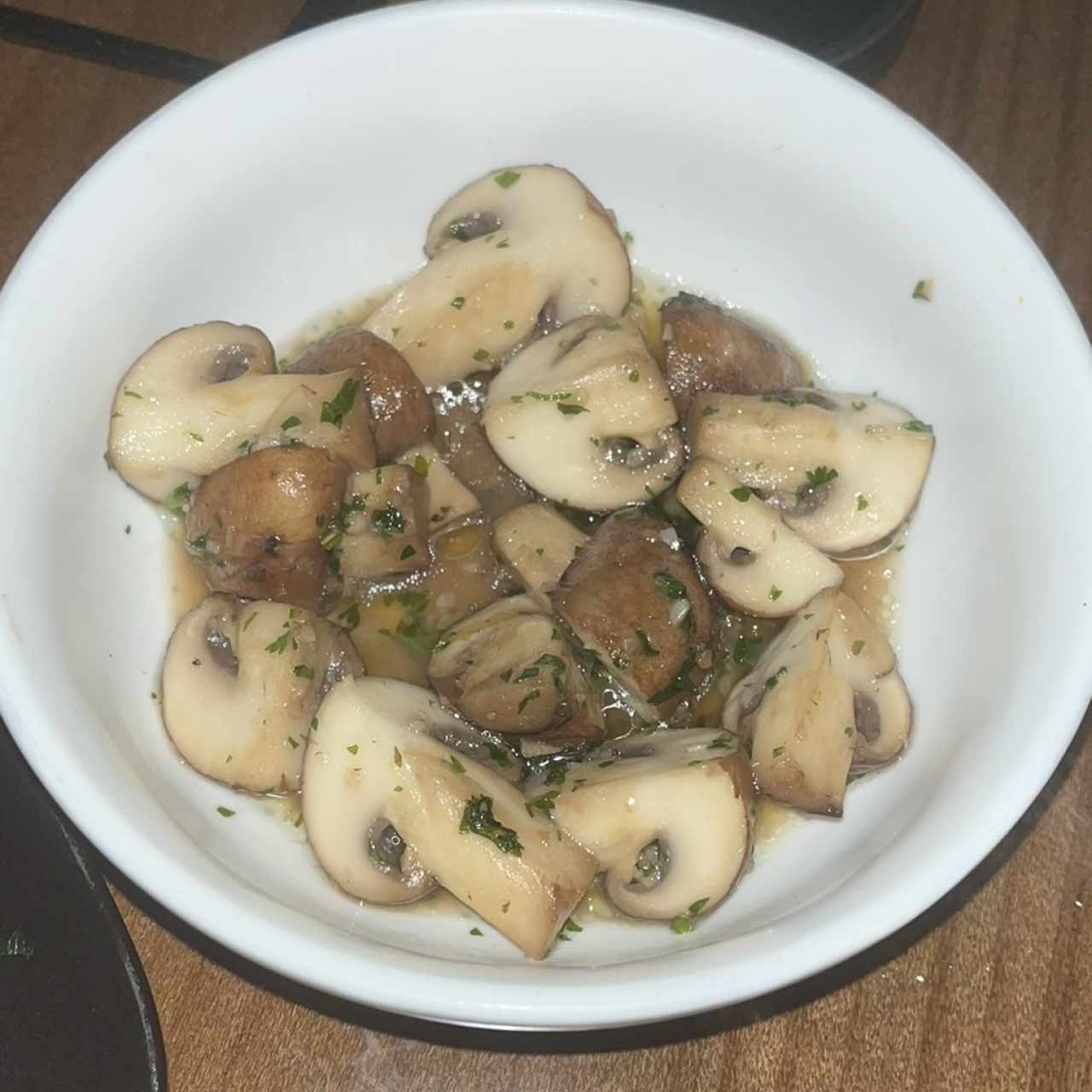 Champiñones al ajillo