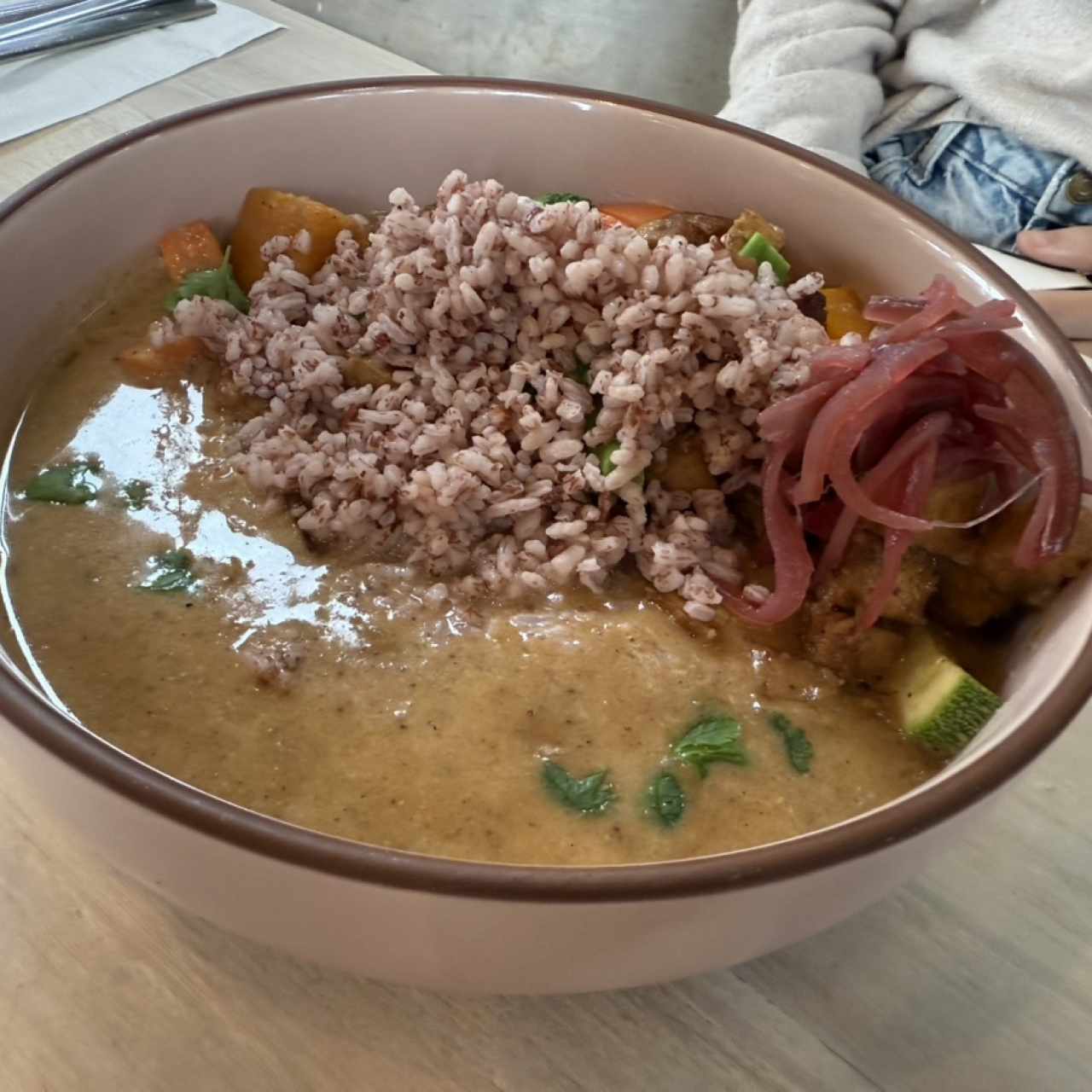 Platos Fuertes - Curry Rojo