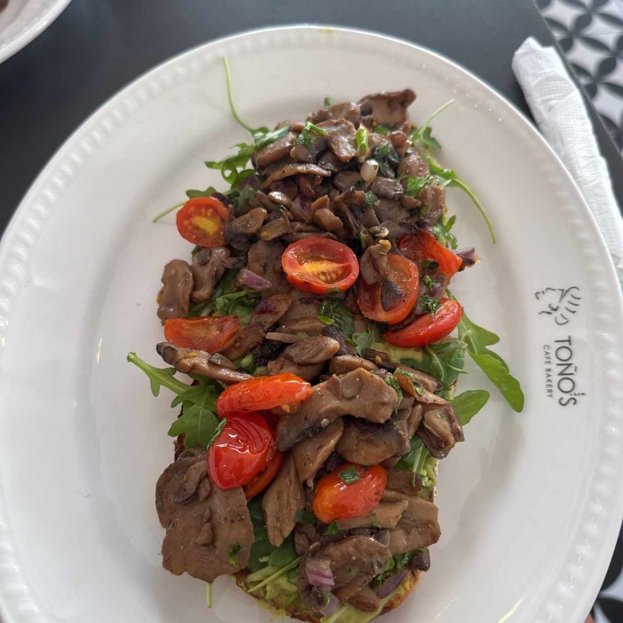 Tostada de aguacate