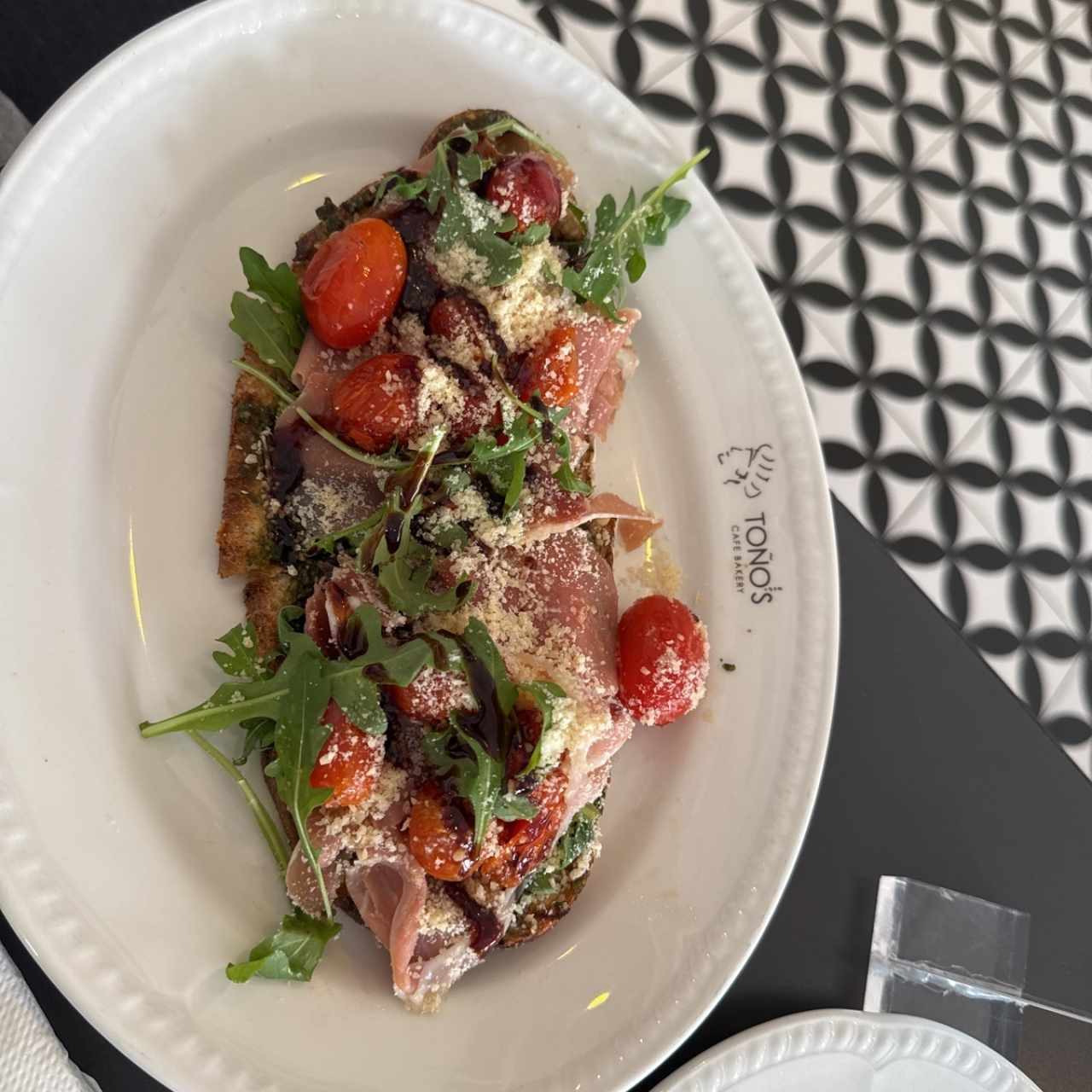 Tostada serrano