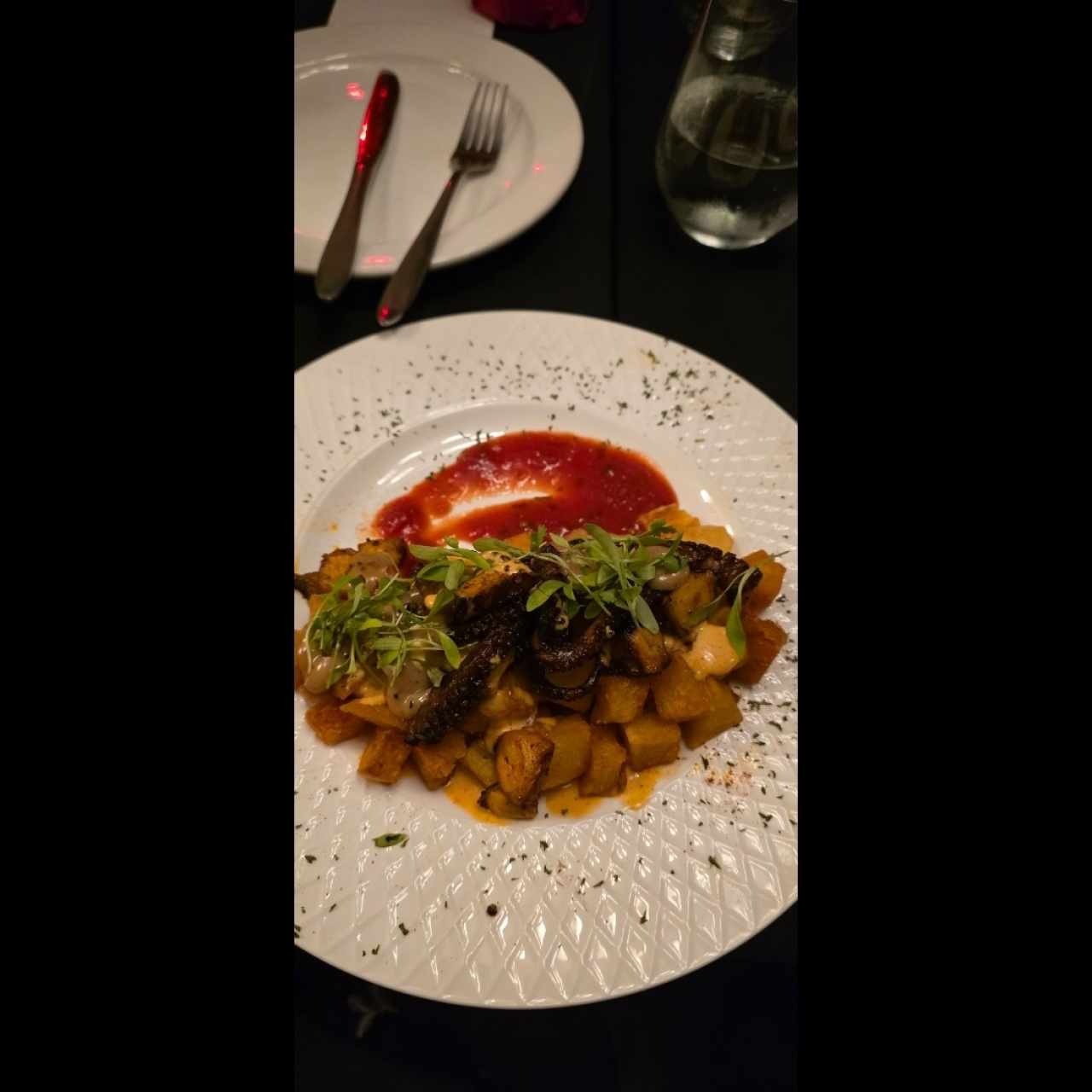 Papas Bravas con Pulpo Rotizado