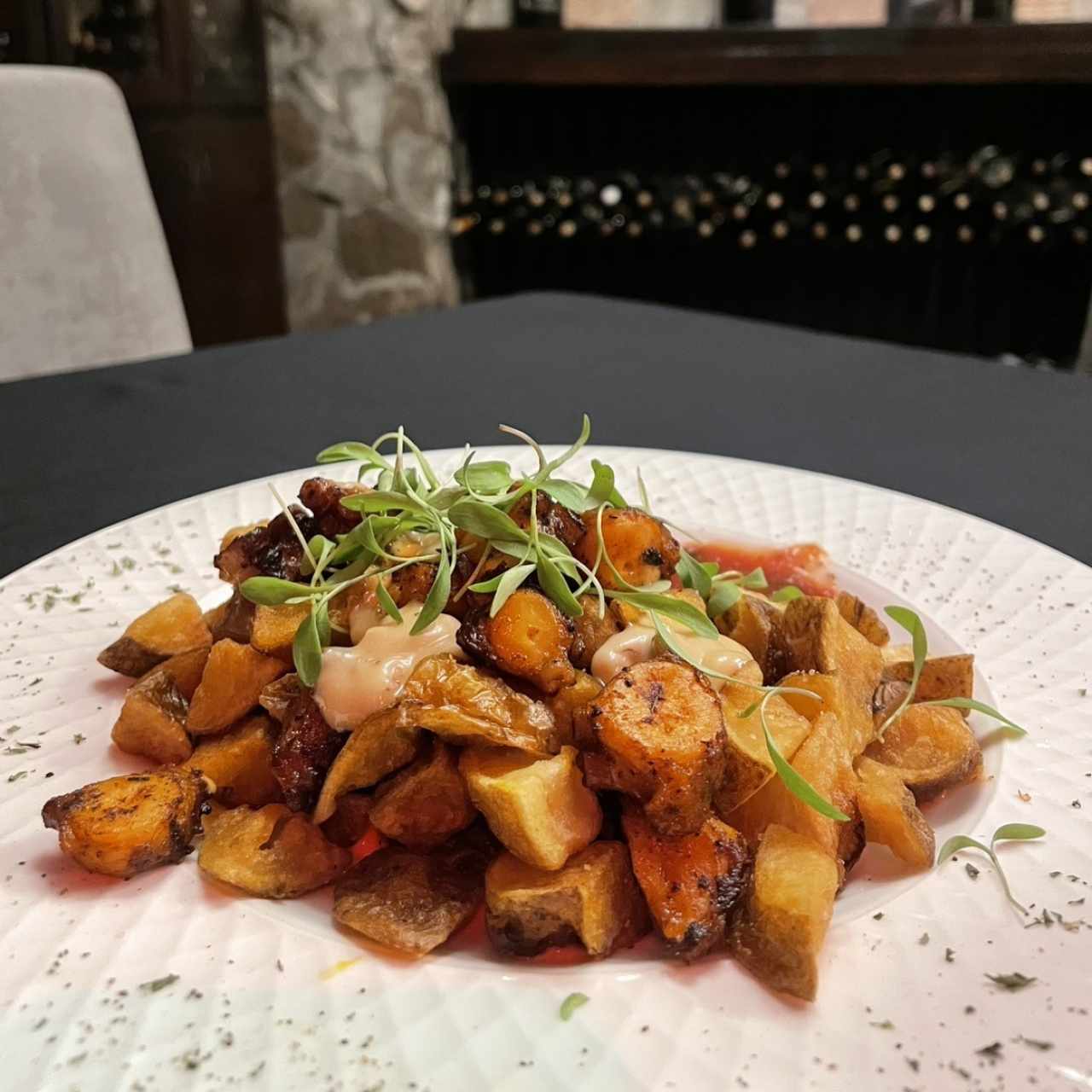 Papas Bravas con Pulpo Rotizado