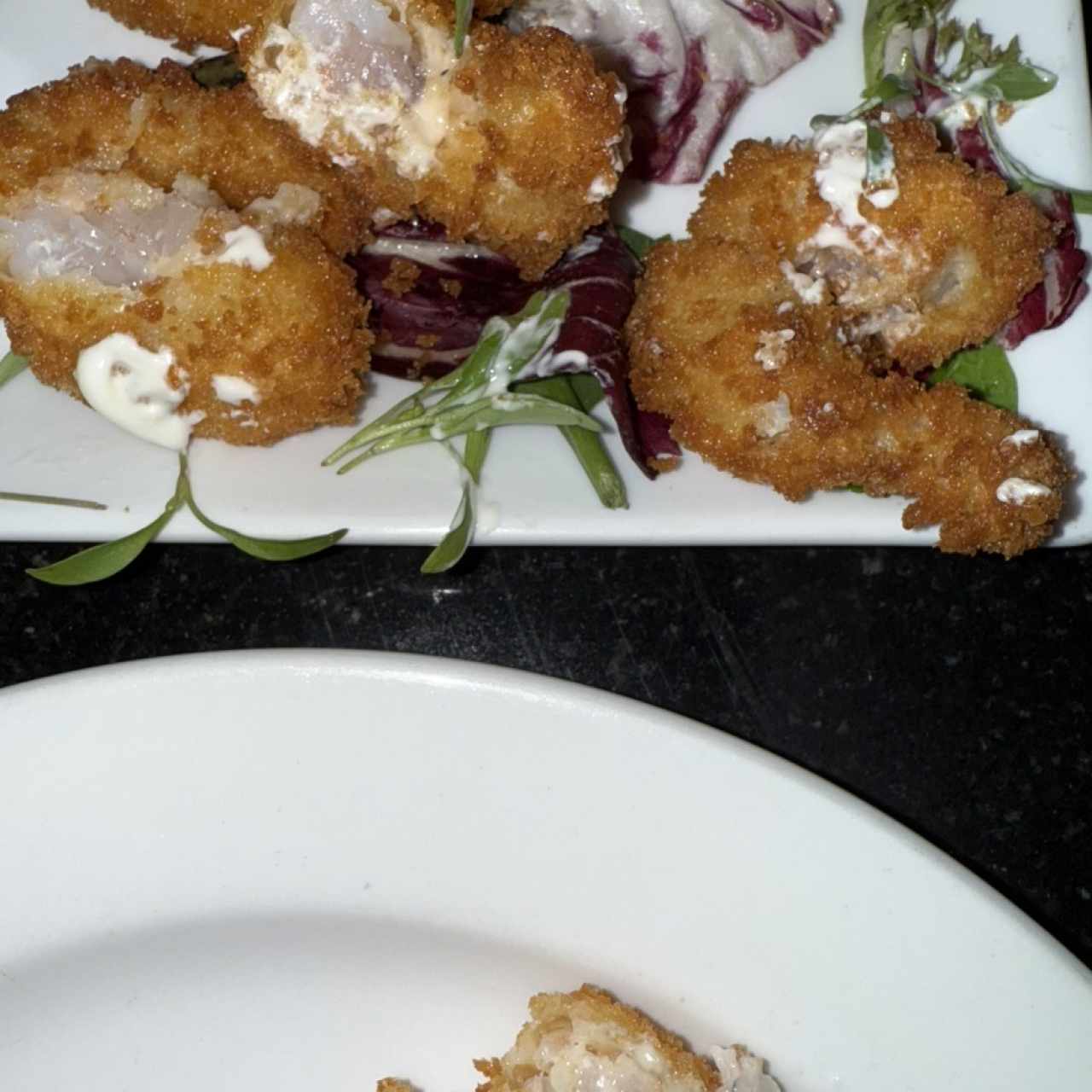 Camarón tempura en salsa de kimchi