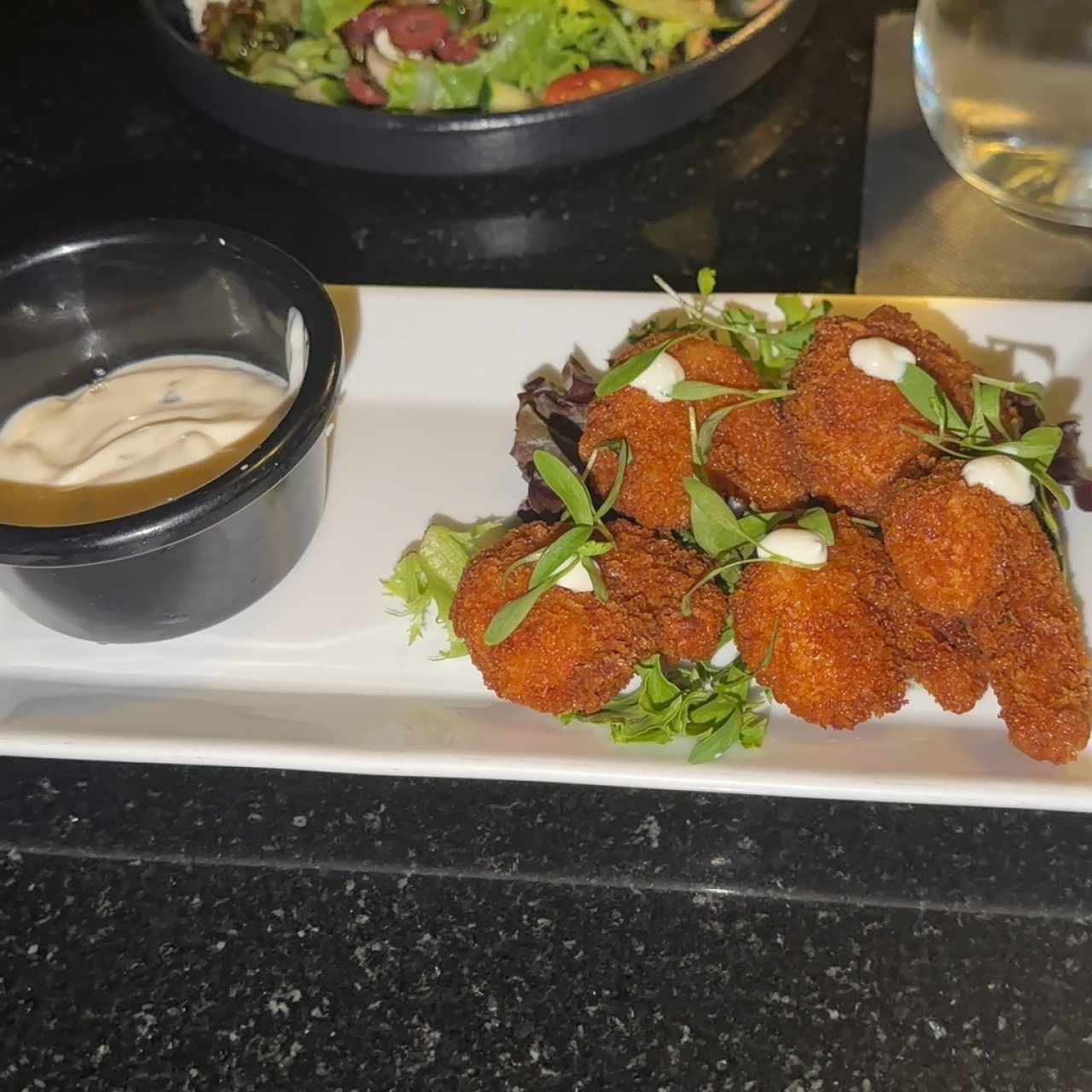 Camarón tempura en salsa de kimchi