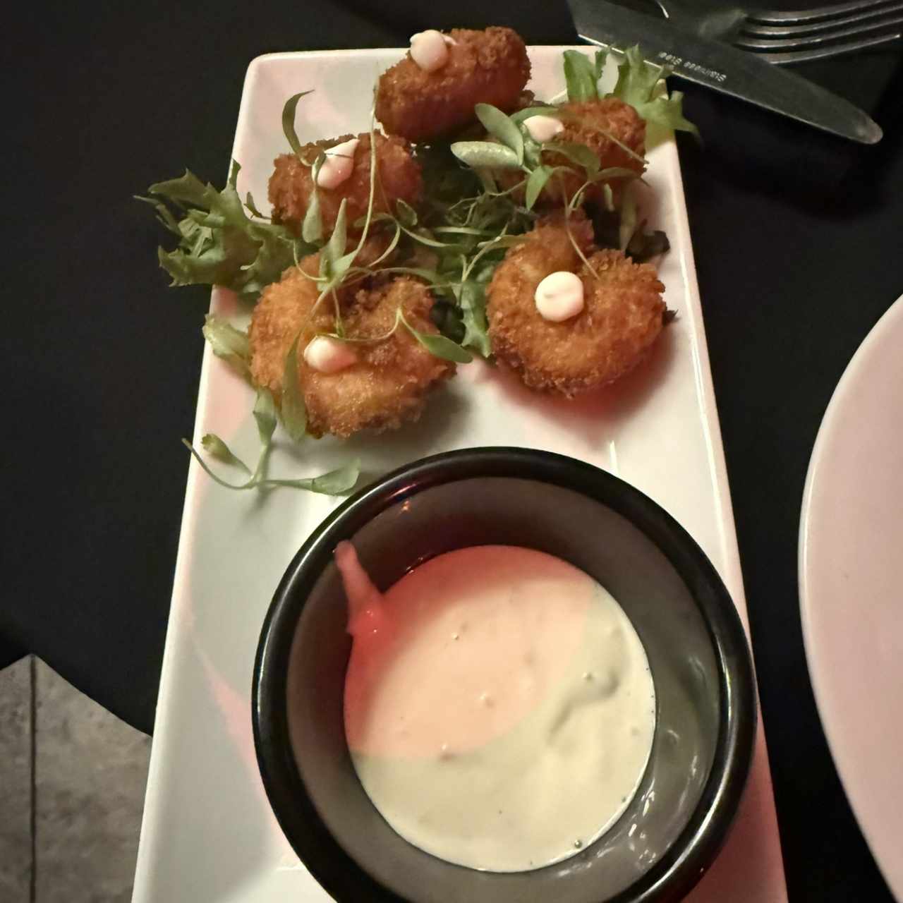 Camarón tempura en salsa de kimchi
