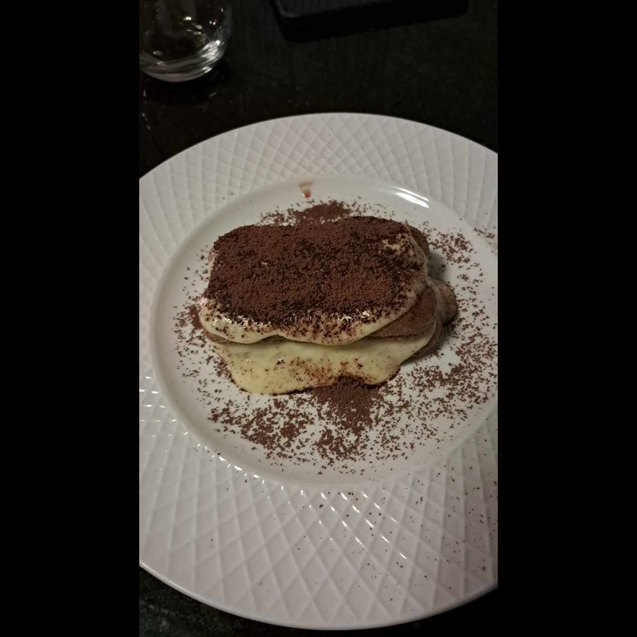 Tiramisu de chocolate con almendra