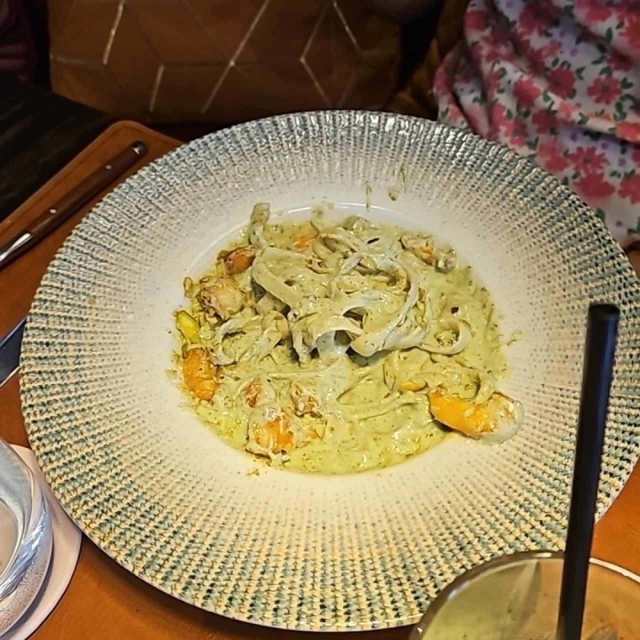 Fettuccine al pesto genovese e gamberi
