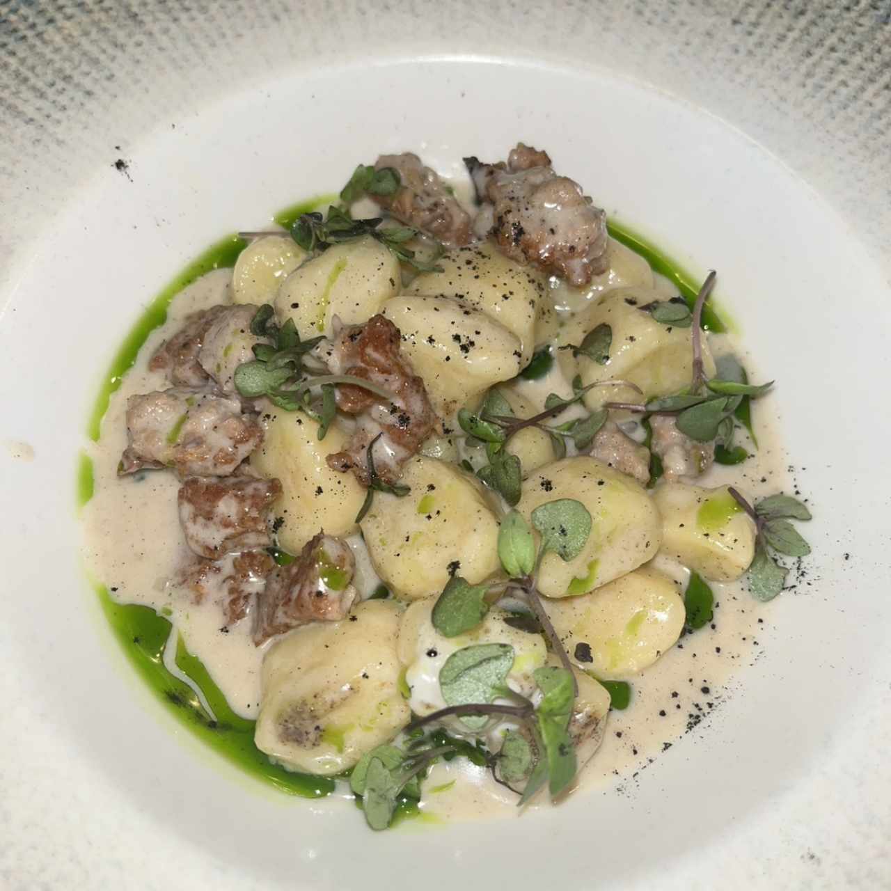 Gnocchi ai cacio pepe e salsiccia