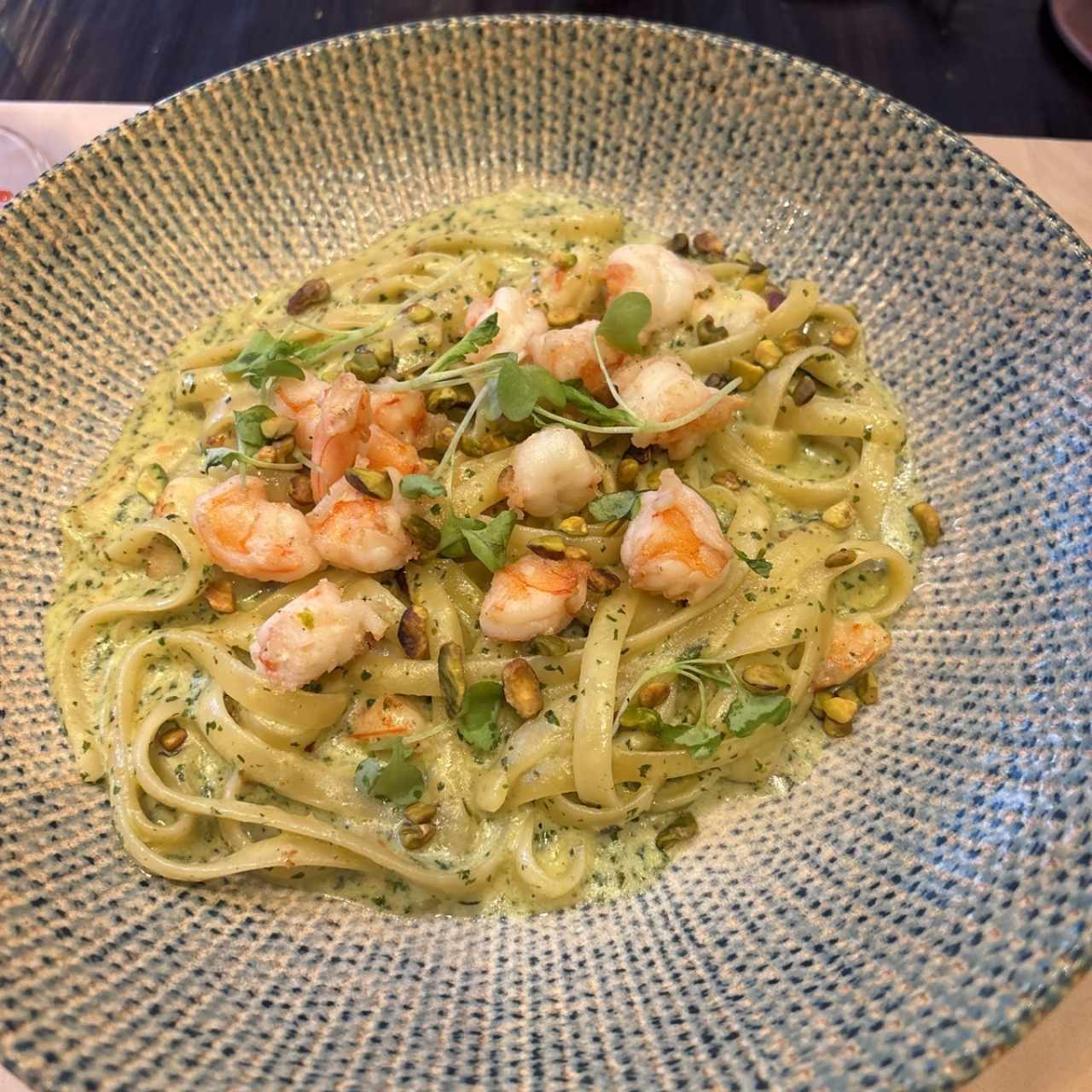 Fettuccine al pesto genovese e gamberi