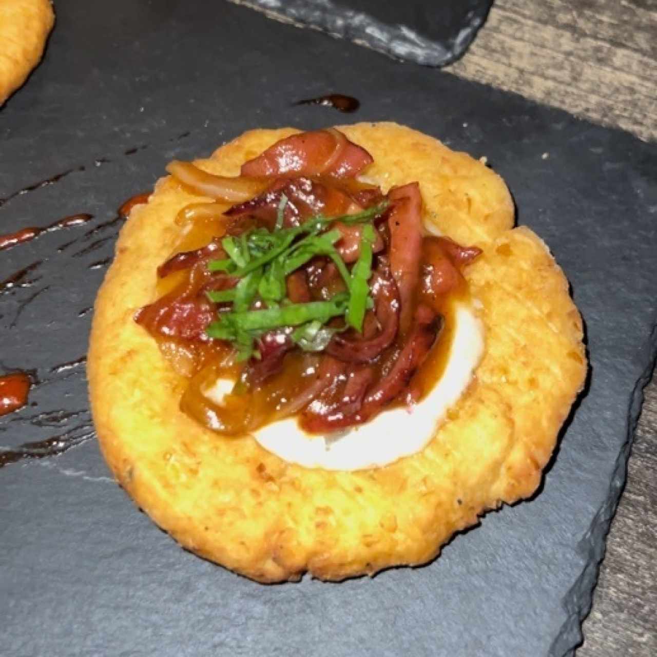 Tortilla de maiz y ropa vieja
