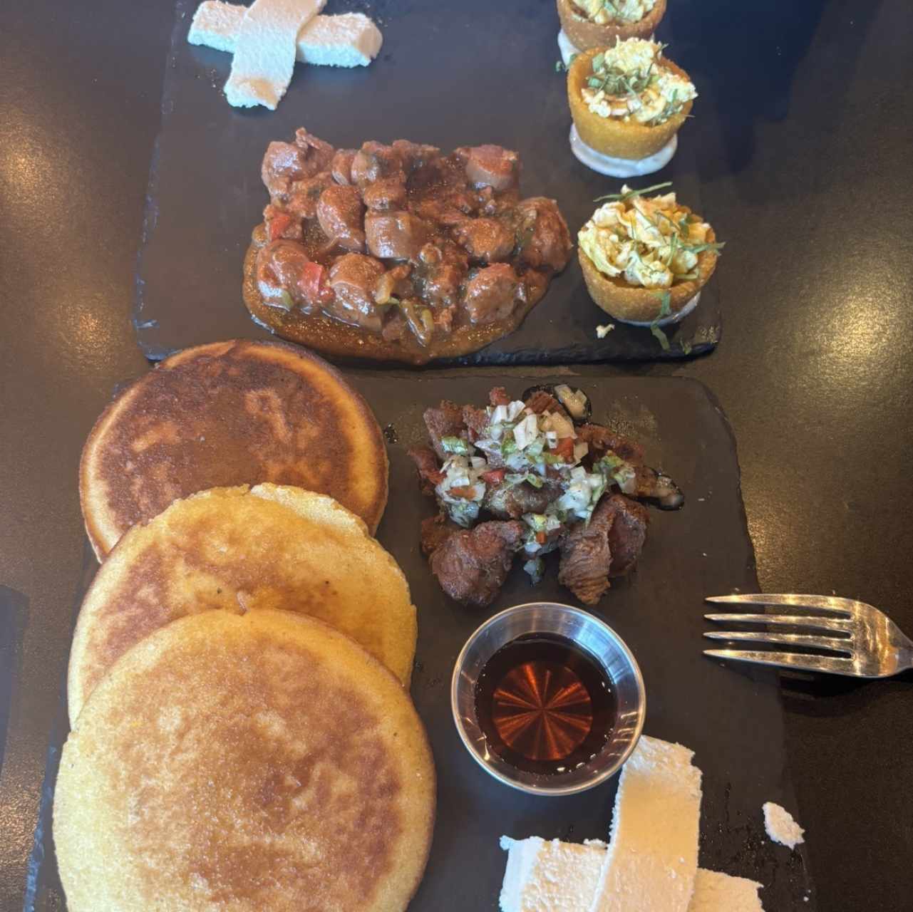 Torrejitas de Maíz nuevo con ropa vieja de Tasajo (3 unid)