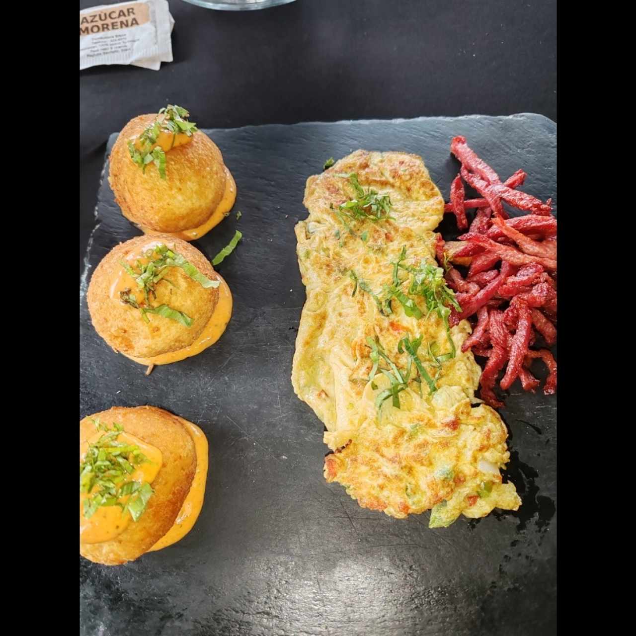 Omelette con psstelitos de yuca