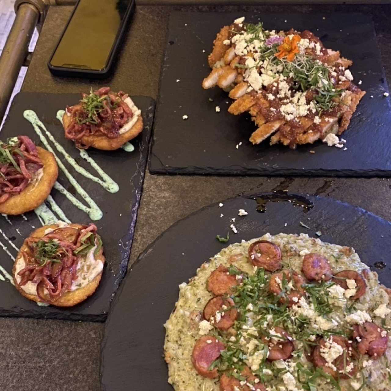 Risotto de chorizo y milanesa de pollo