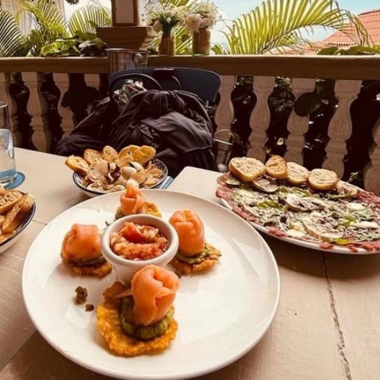 Entradas - Salmón con Patacones