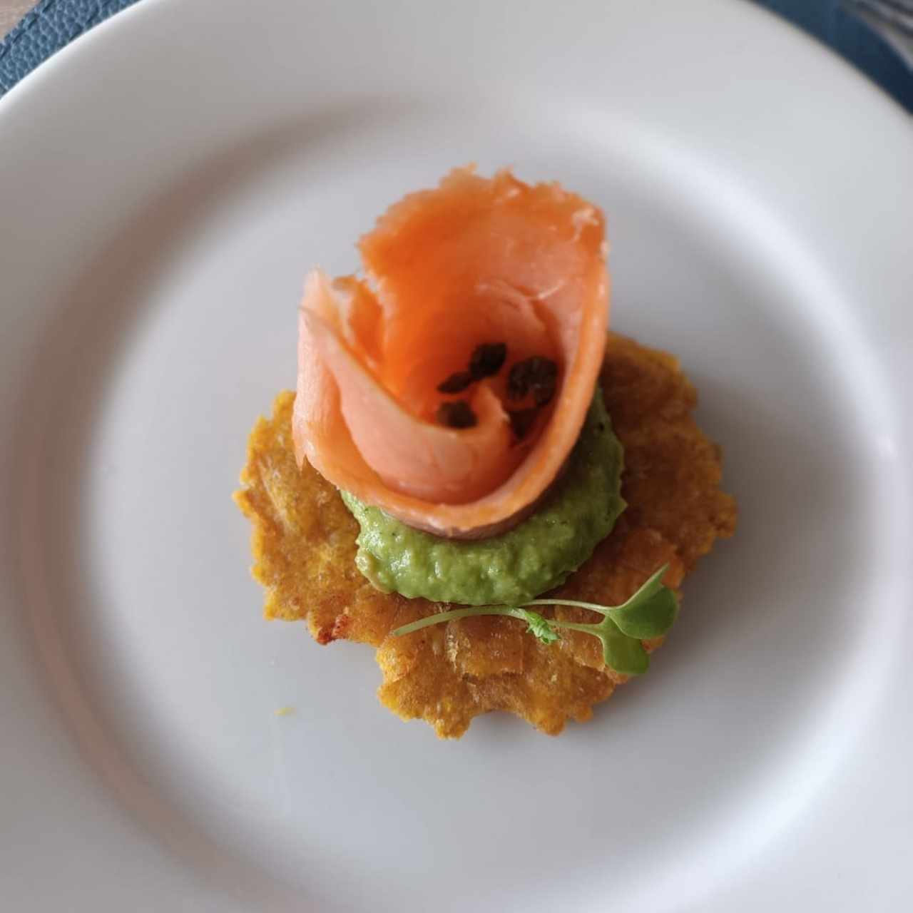 Entradas - Salmón con Patacones