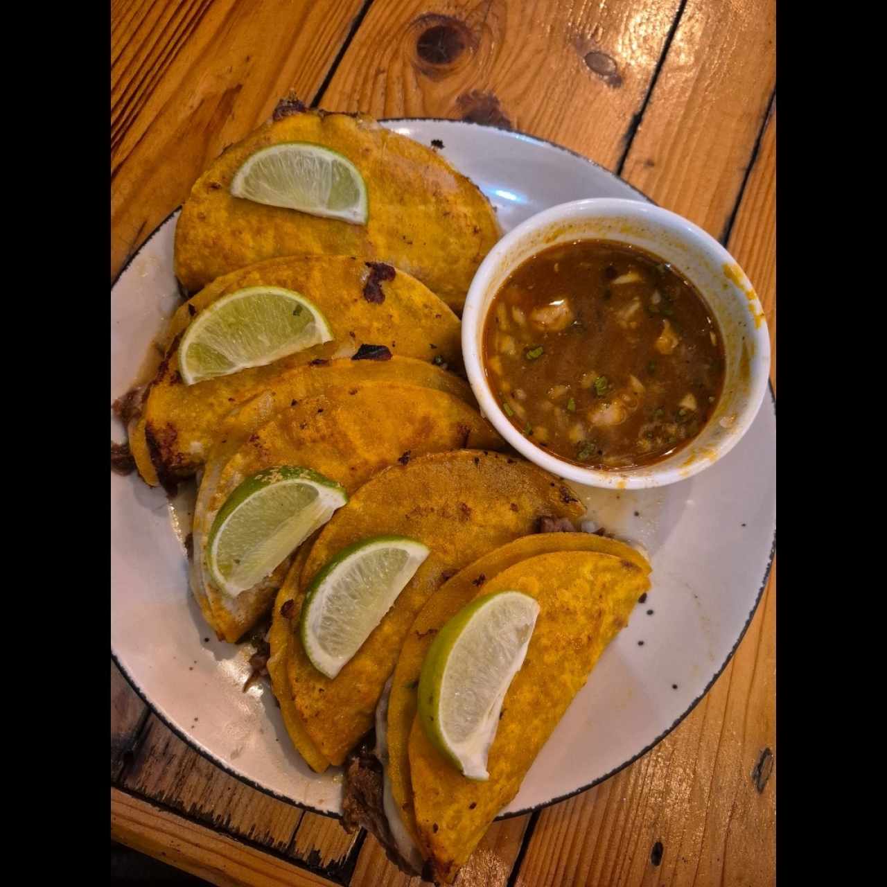 Platos Fuertes - Quesabirria
