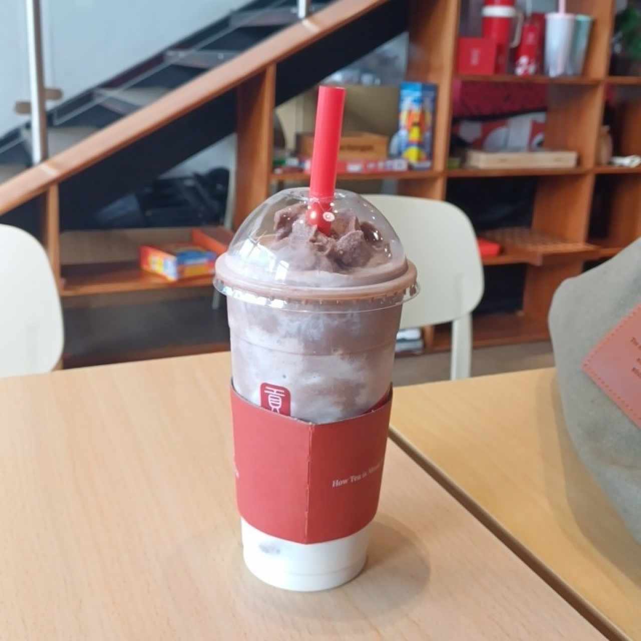 Chocolate cake milk tea