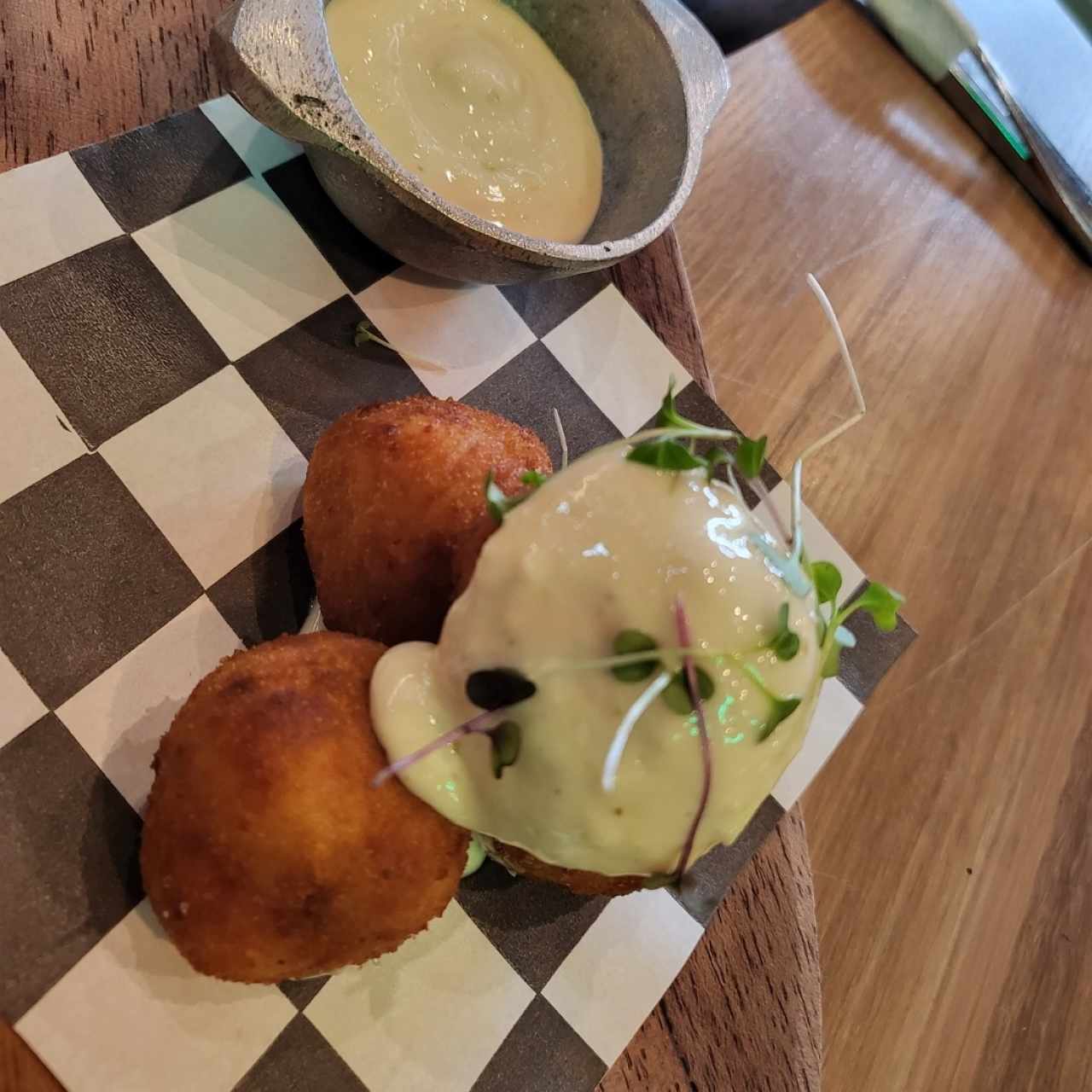 Croquetas de Chicharron y Chorizo Tableño