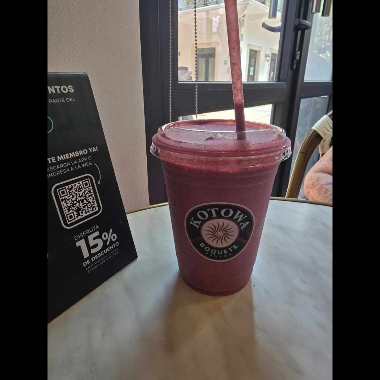 Licuado de frutos rojos