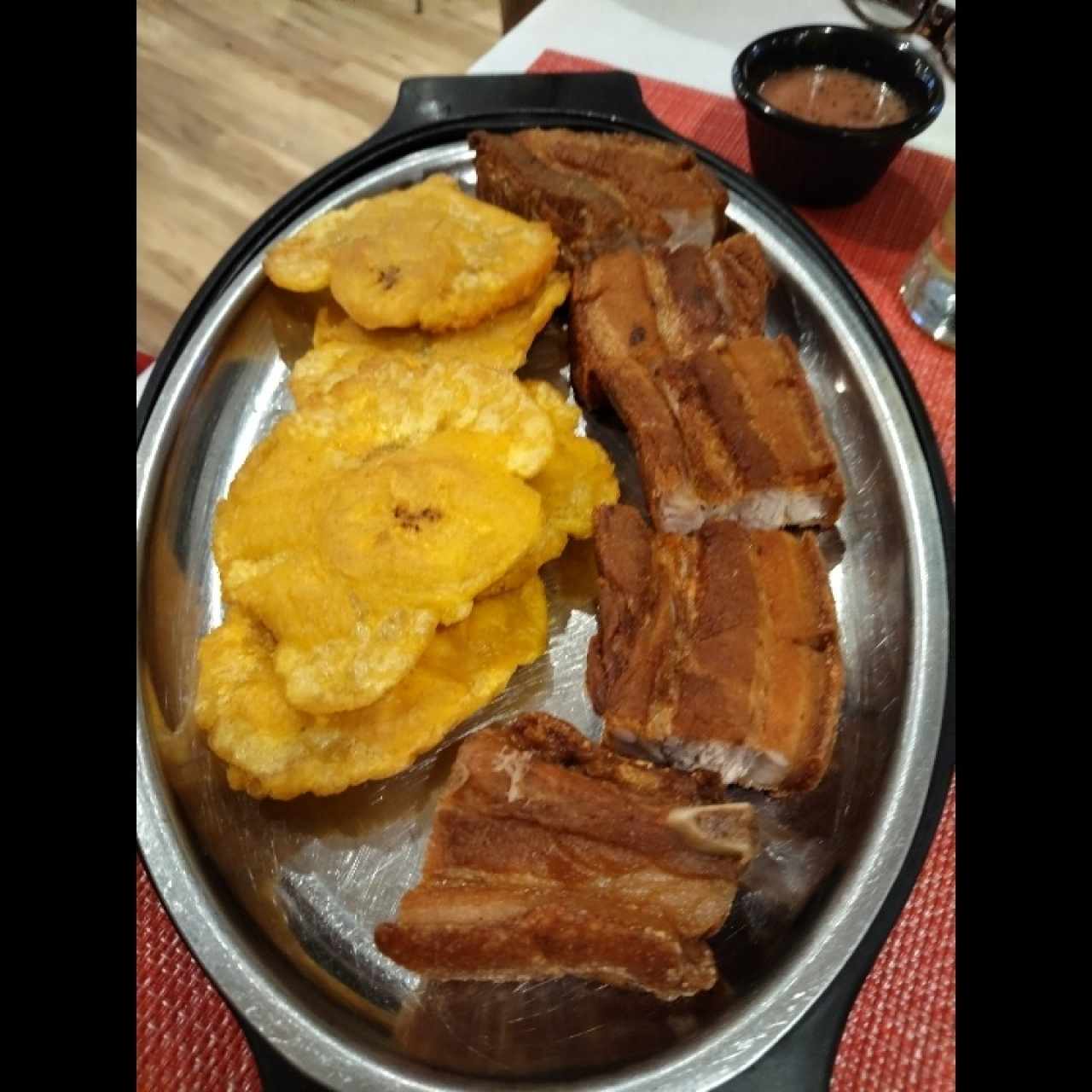 Chicharrones con patacon