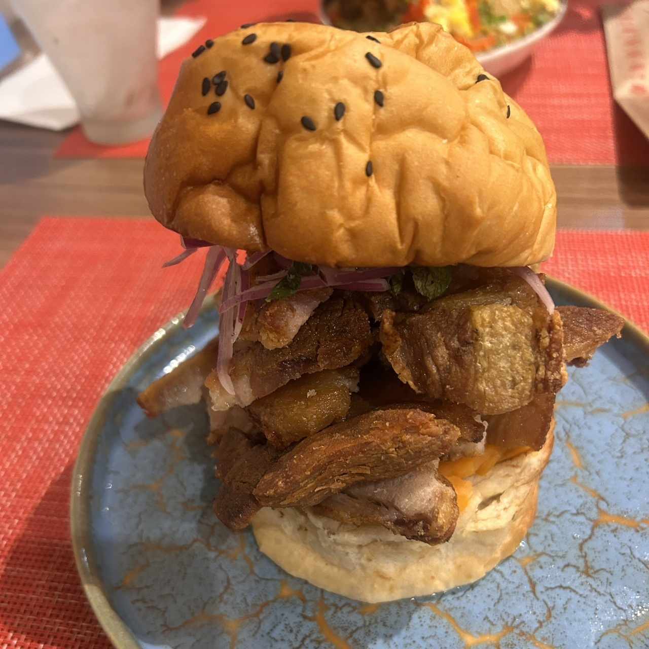 Pan con chicharron