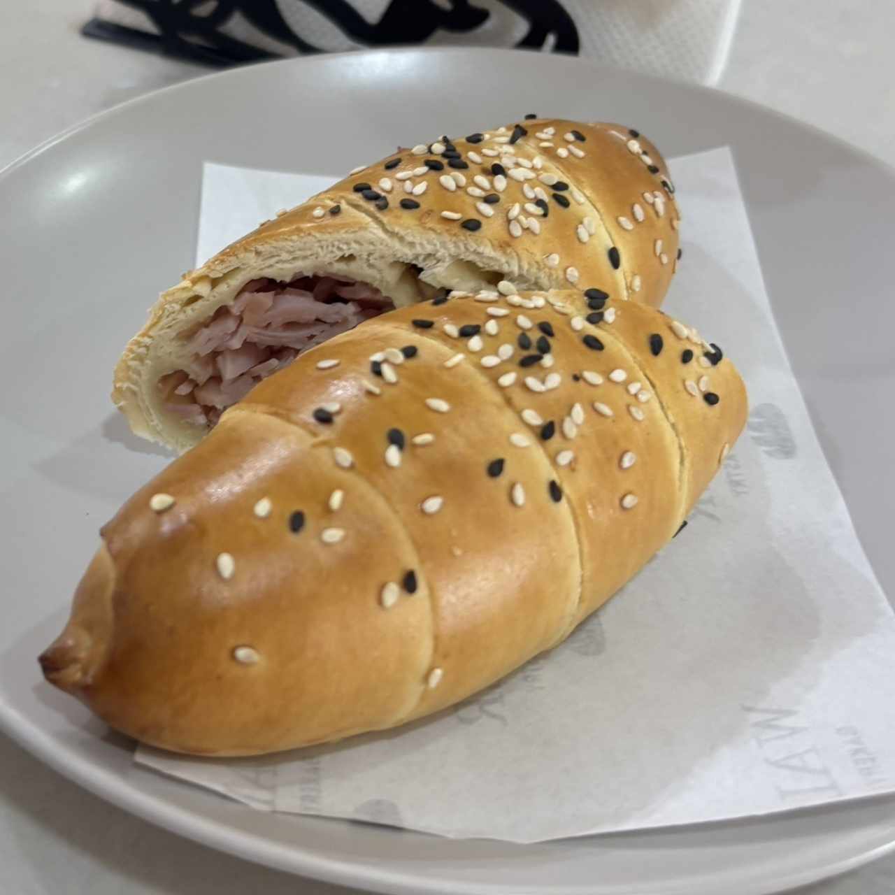 Panaderías - Cachito de jamon