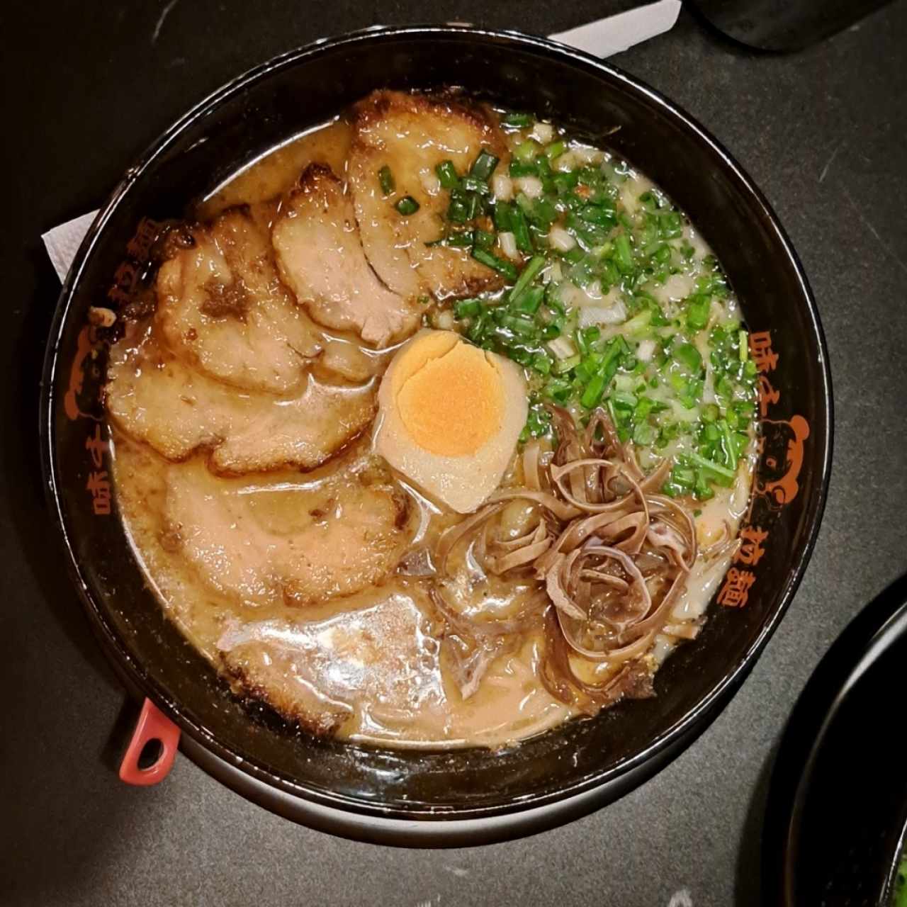 Ramen de cerdo