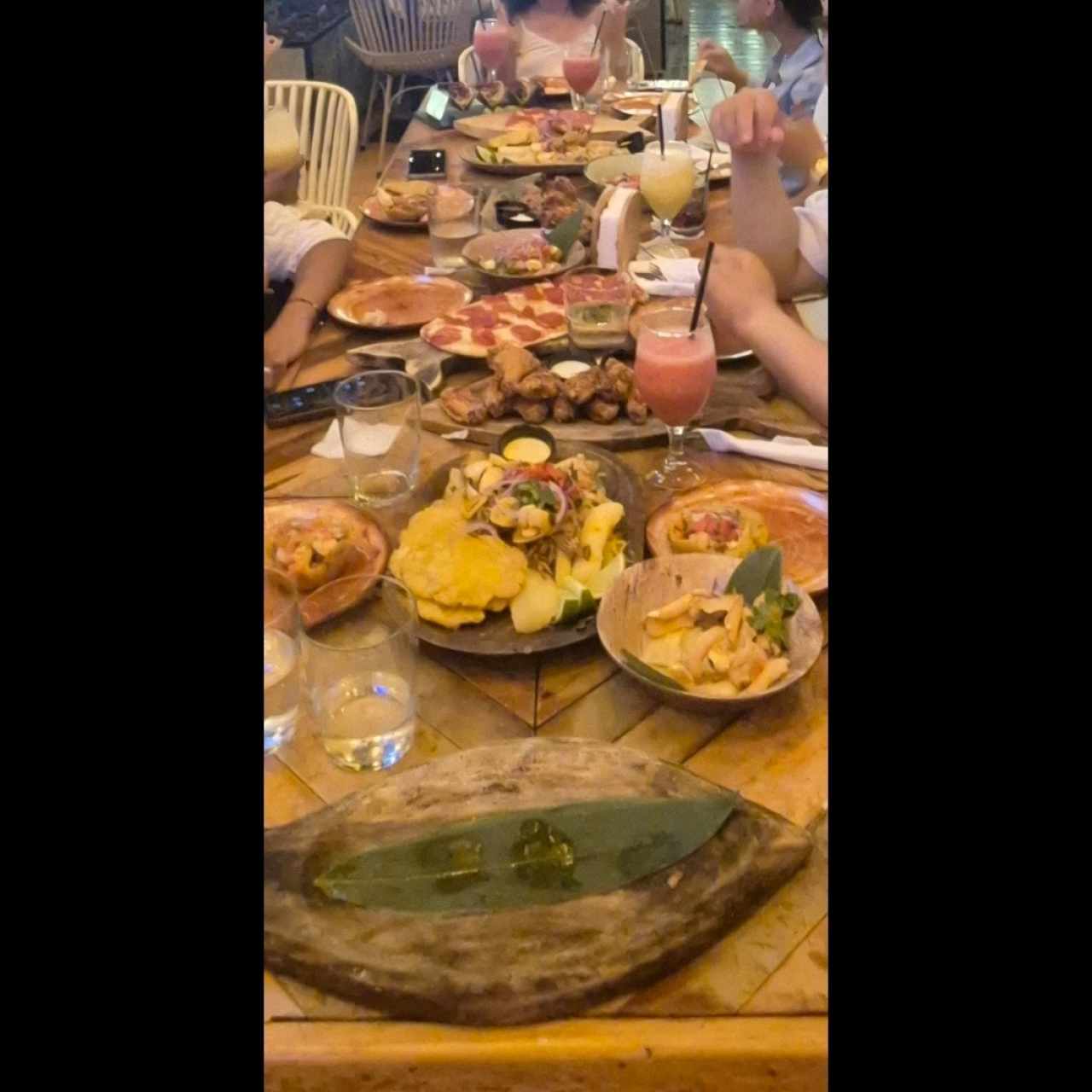de todo un poco pero todo regular.