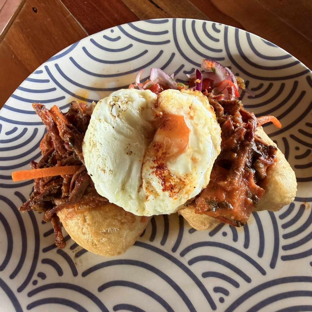 Bistec y Huevo en Monta
