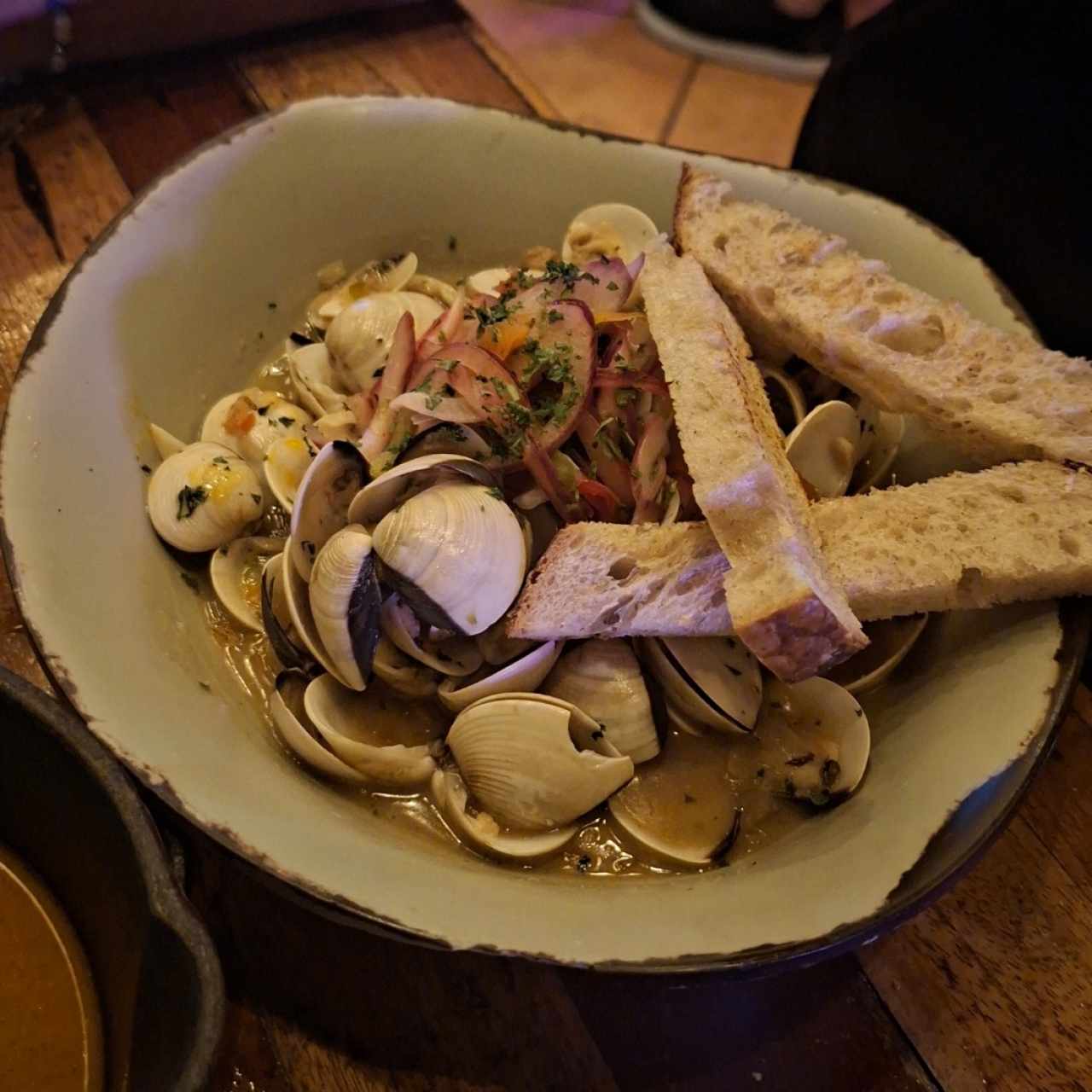 Almejas al Ajillo o Pomodoro