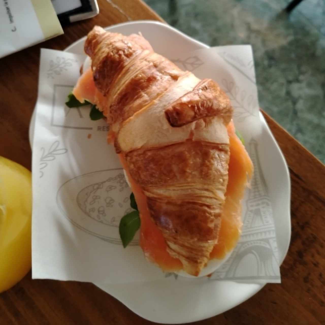 Croissant de salmón 